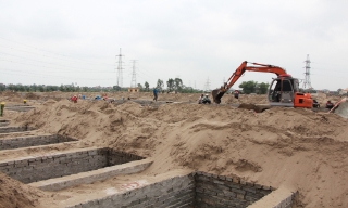 Đồng bào công giáo Tử Nê: Tập trung di chuyển mộ, nhường đất xây dựng sân bay